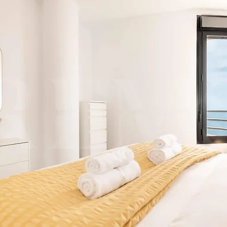 Apartment Hillside Gem, Panoramic Sea Views And 2 Terraces Rems *